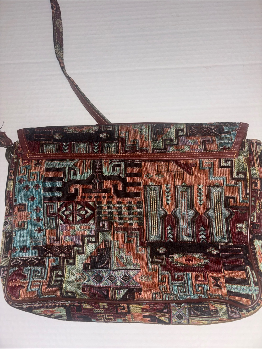 VINTAGE SOUTHWESTERN TAPESTRY CARPET BAG BURGUNDY LEATHER TRIM GEOMETRIC DESIGN - Picture 2 of 14